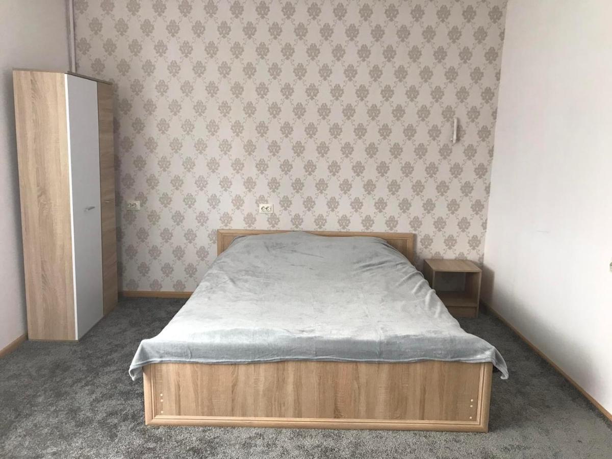 Apartment On Grushevskogo Kalush Ngoại thất bức ảnh